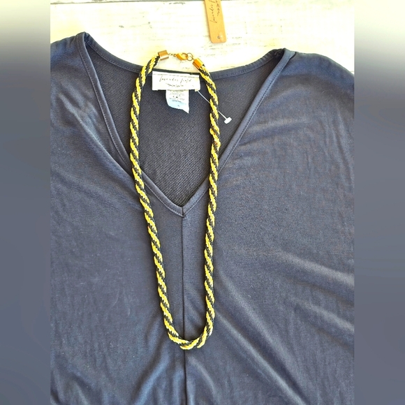 Lavender Field Bell Sleeve Tie Front Vneck Top Shirt W/ Gold & Black Necklace - Picture 5 of 13